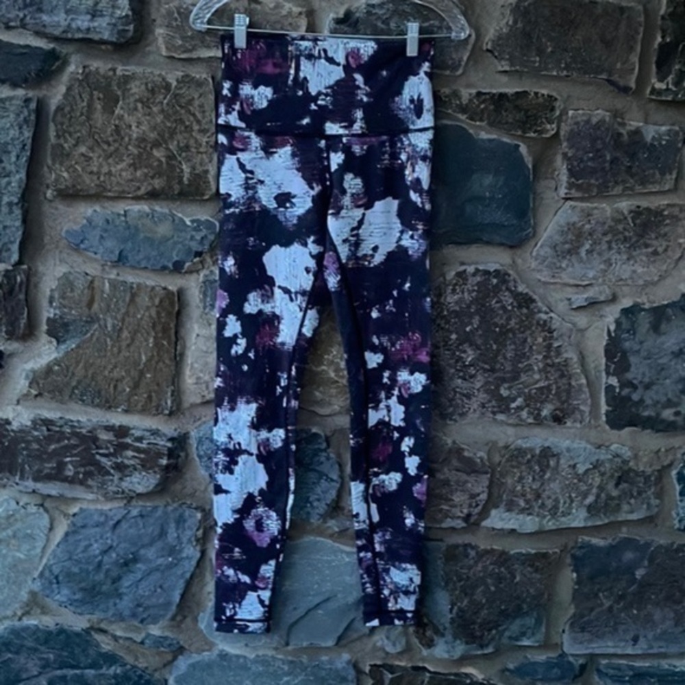 Lululemon Black Purple Leggings Wunder Under Hi-rise Kara Blossom Yoga size 8